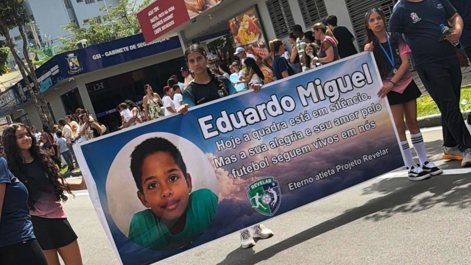 Projeto Revelar realiza homenagem a Eduardo Miguel no Desfile Cívico em Patrocínio